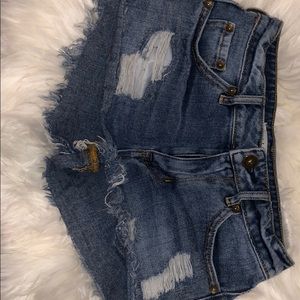 Bull head denim shorts